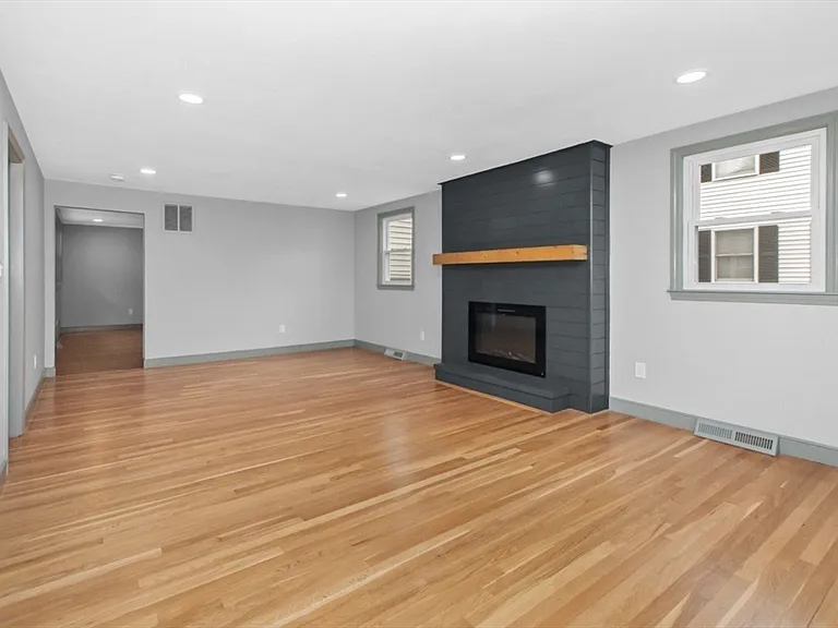 29 Harbor St — Photo 9