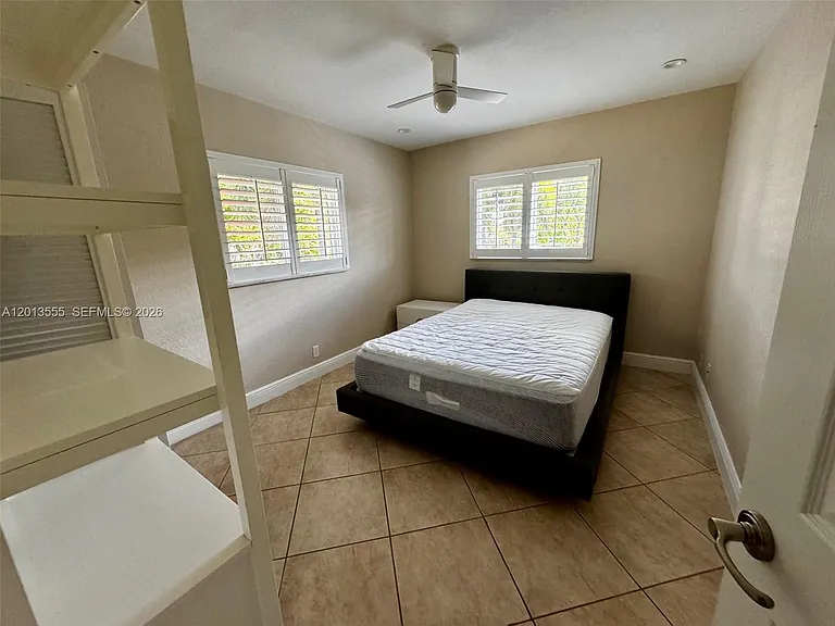 1460 NE 18th St #213 — Photo 6