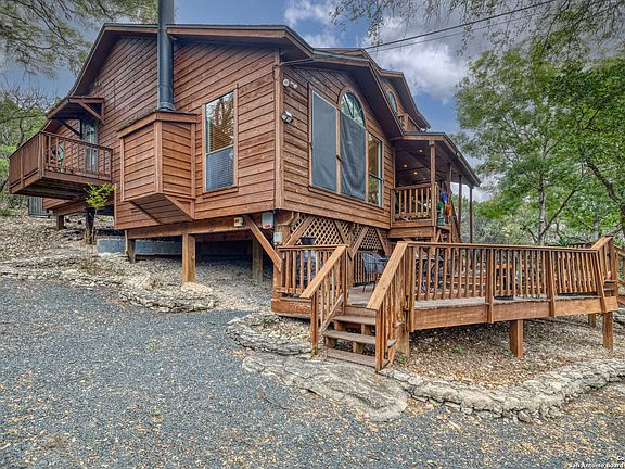 3rd image of 536 MARIPOSA AVE