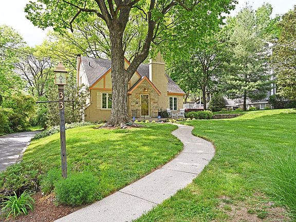 2nd image of 33 Burns Ave