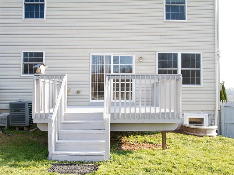 3900 Sheppard Dr — Photo 27