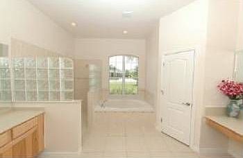 4th image of 2085 Windbrook Dr SE