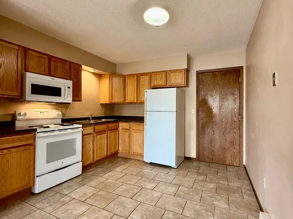 1110/1114 2nd St SE, 1110 2nd St SE, Valley City, ND 58072