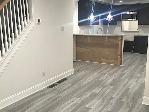 3rd image of 4344 Tackawanna St