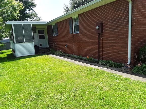 5th image of 1450 Cherokee Dr