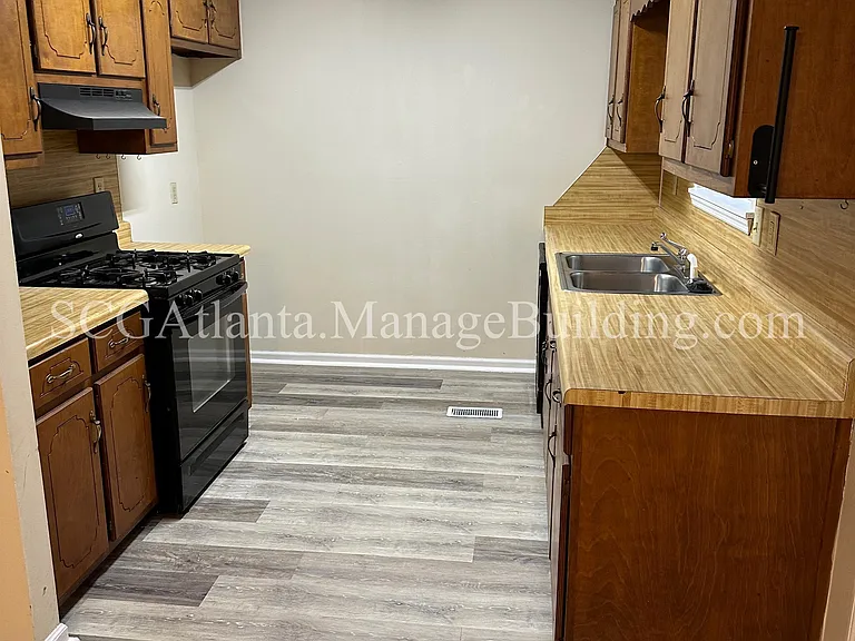 200 Pinehurst Dr — Photo 4