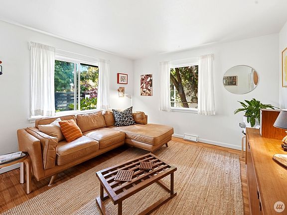 3rd image of 9223 21st Avenue SW