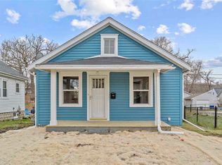 1129 Center Point Rd NE, Cedar Rapids, IA 52402