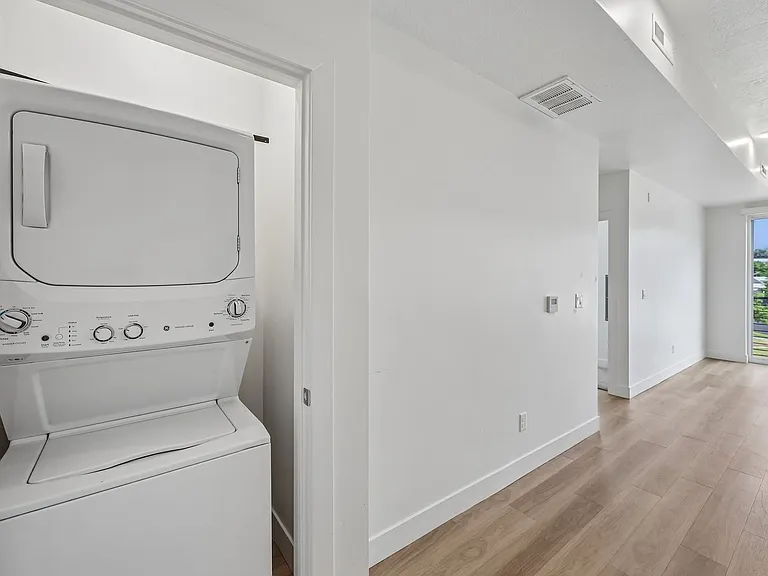 Wasatch View Apartments — Photo 73