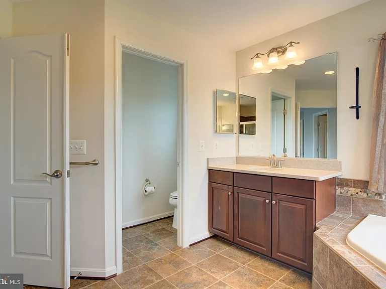 13481 Arcadian Dr — Photo 38