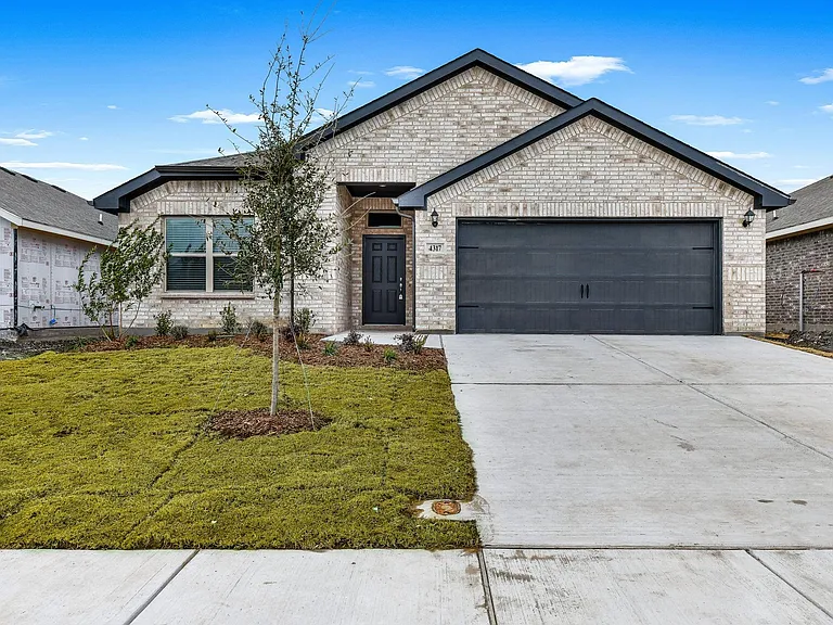 4317 Cordata Dr — Photo 1