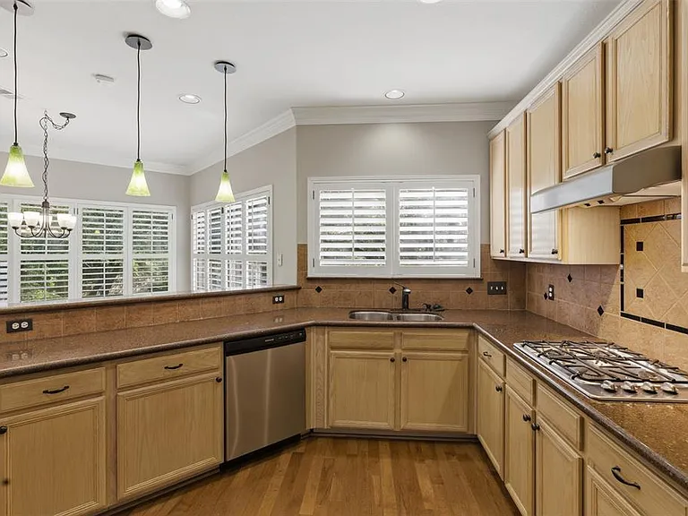 5813 Miramonte Dr — Photo 14