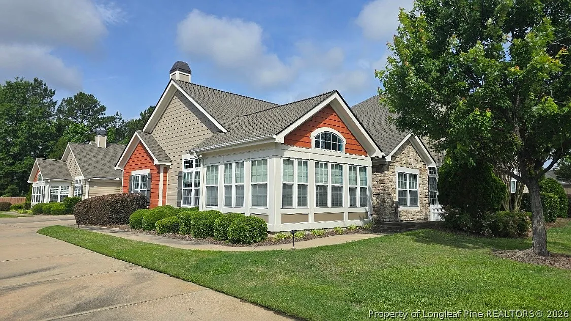 3 bed, 2.0 bath, 1734 sqft, $3,000 — Photo 3