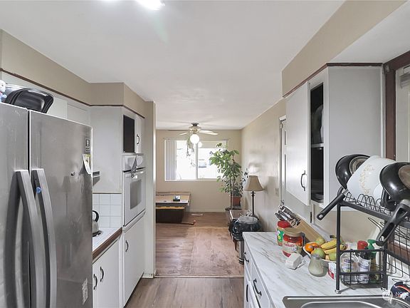 3rd image of 1543 NE 2nd Avenue