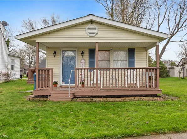 4556 Hawthorne Ave, Sheffield Lake, OH 44054
