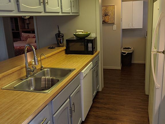 4th image of 3120 Finsterwald Dr #1