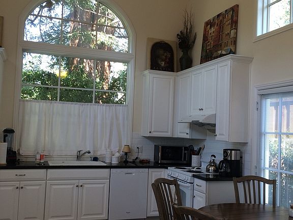 5th image of 647 Seale Ave