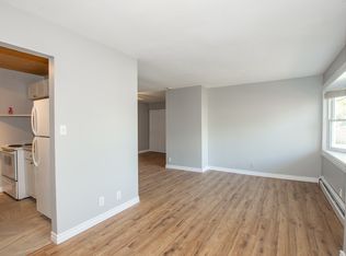 98 Wright St #3, Welland, ON L3B 2K1