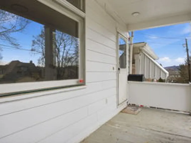 312 Midland Ave — Photo 7