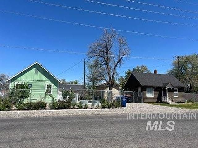 2nd image of 291 Alexander St