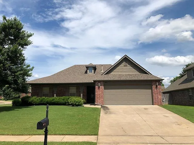 3 bed, 1650 sqft, $1,895 — Photo 1
