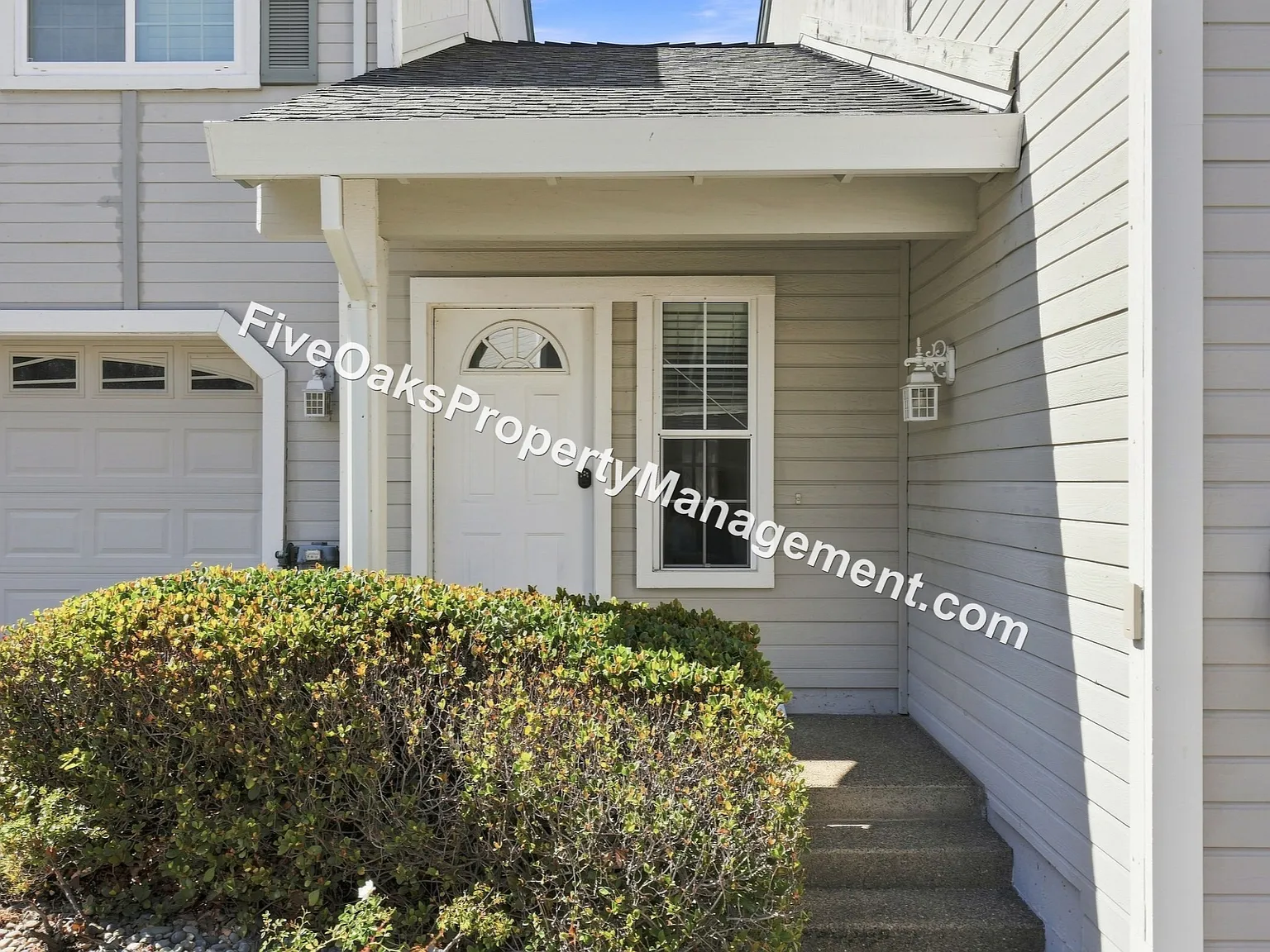 3 bed, 1341 sqft, $2,550 — Photo 2