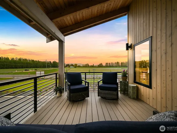 222 Skipping Stone Loop, Lynden, WA 98264
