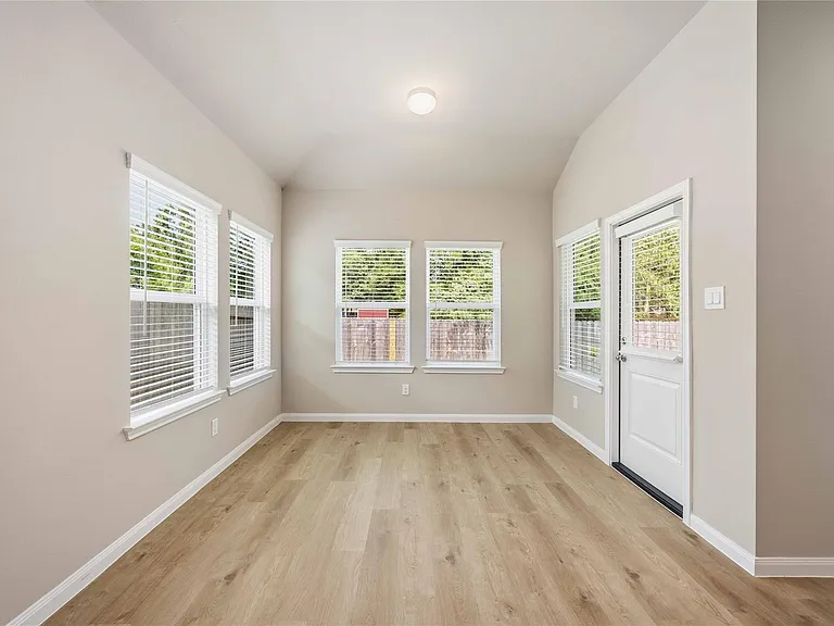 3915 Sugardale St — Photo 13