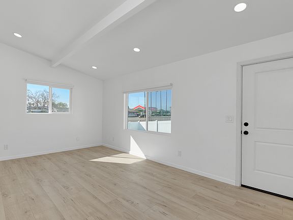 2nd image of 4526-28 Clairemont Mesa Blvd #A