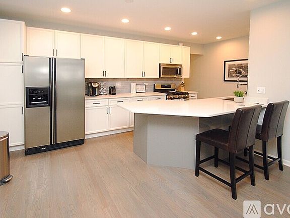 2nd image of 1535 N Wicker Park Ave #G