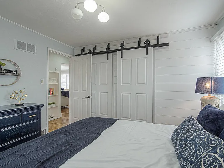 7604 Conser St — Photo 11