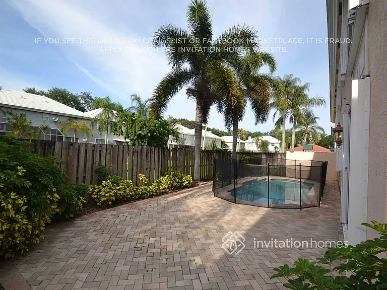 10225 Panama St — Photo 14