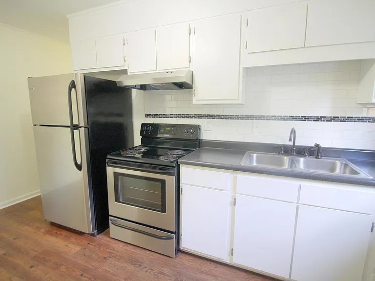 510 Gurley St — Photo 4