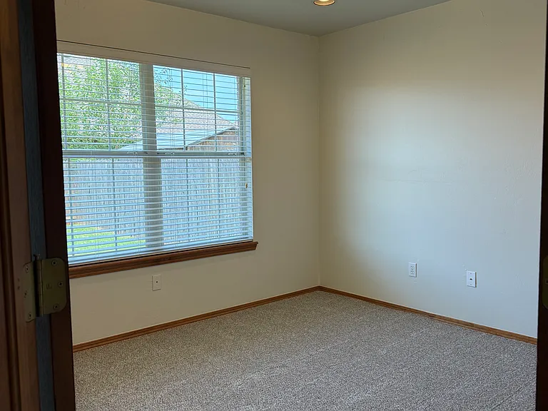 425 Plantation Ter — Photo 24