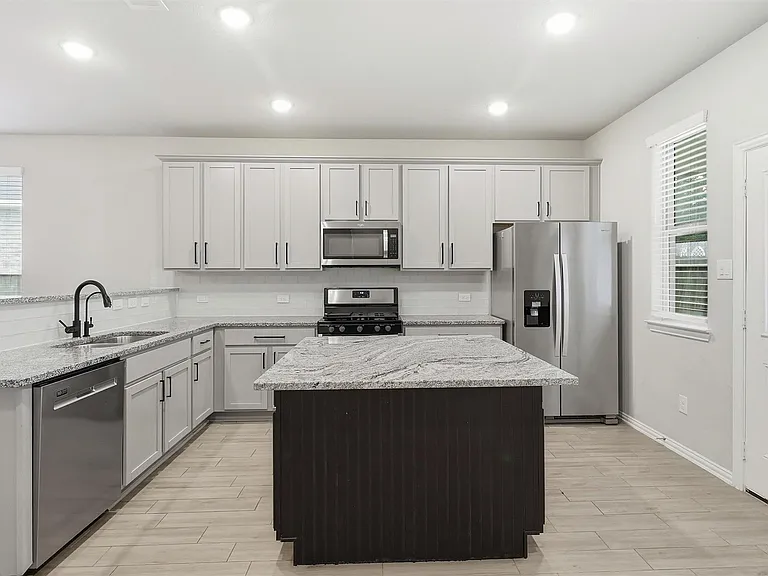 8415 Balding Dr — Photo 22