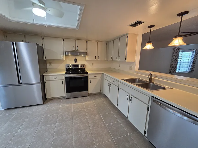 35086 Whispering Oaks Blvd — Photo 5