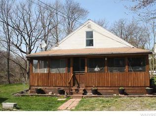 2042 Lockport Olcott Rd, Burt, NY 14028