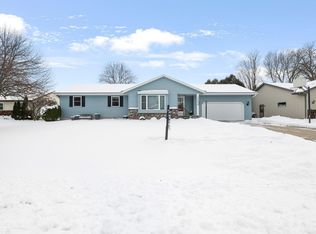 1171 Weatherwood Dr, Neenah, WI 54956