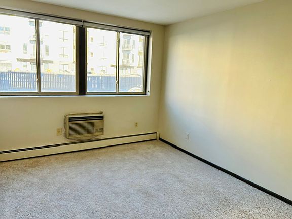 5th image of 3708 W 32nd St APT 103