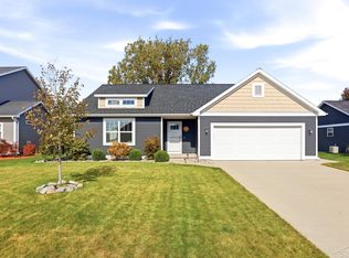 9130 Brook Hollow Ln, Freeland, MI 48623