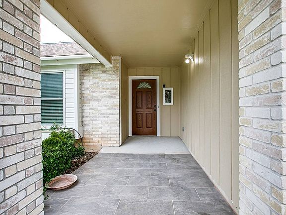3rd image of 16019 Eagleway St