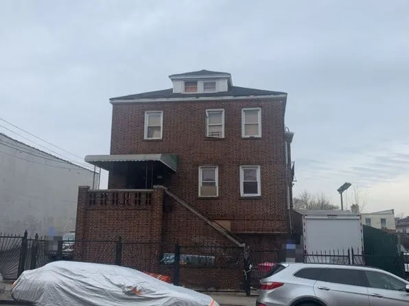 3214 110th St, Flushing, NY 11369