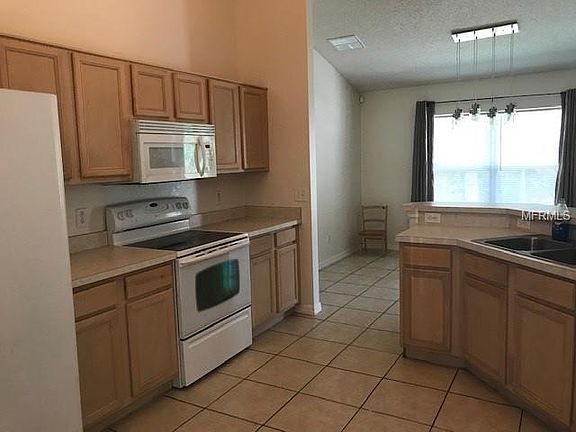 5th image of 1713 Pompano Dr