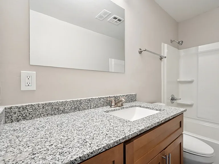 Charleston Square Apartments — Photo 16