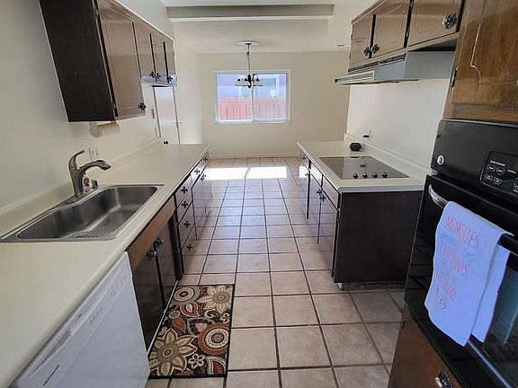 2nd image of 693 Sonoma Ave