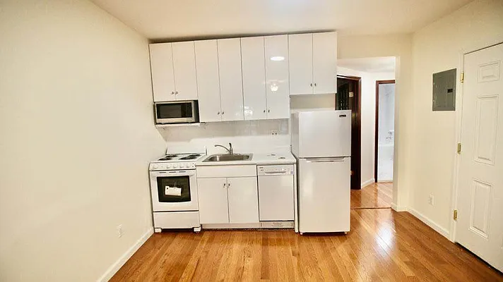 Rented by Space Real Estate | media 17