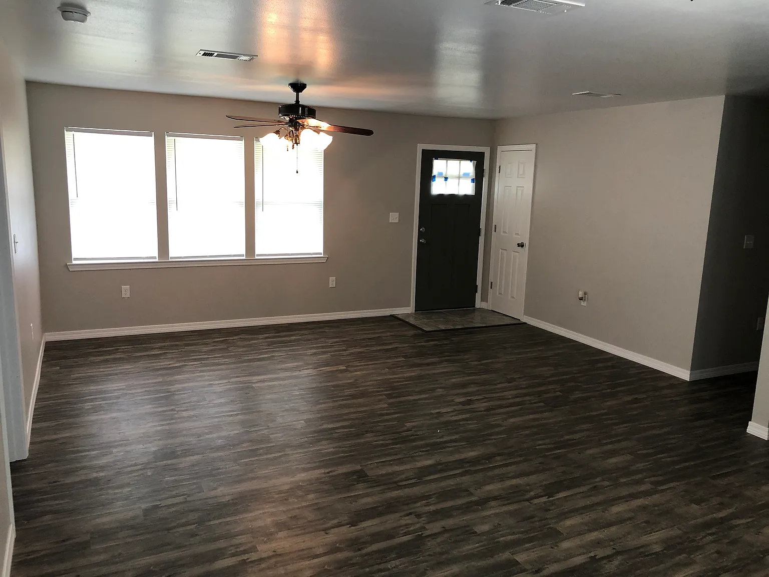 4 bed, 1425 sqft, $1,950 — Photo 3