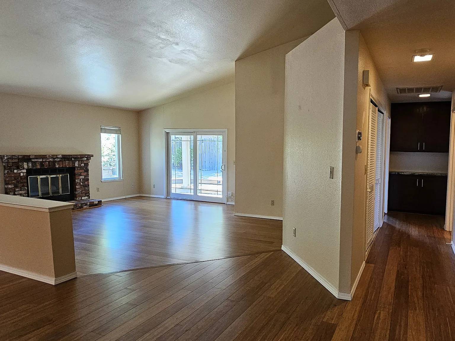 3 bed, 1479 sqft, $2,800 — Photo 3