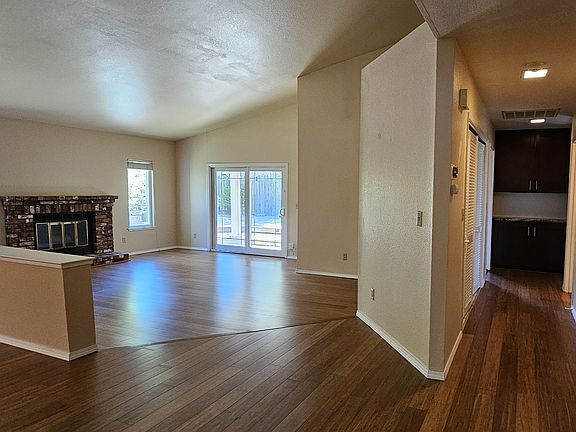 3rd image of 3083 Funston Dr