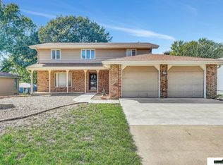 5435 Tipperary Trl, Lincoln, NE 68512